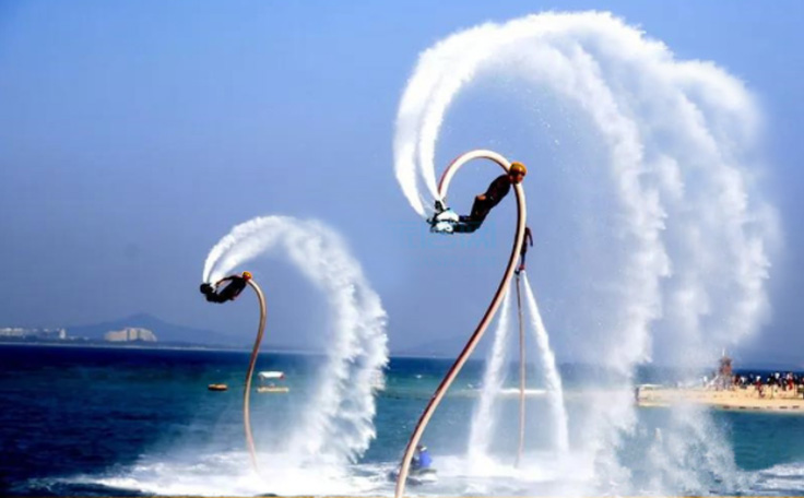 通用舞臺承建藍騎士水運動中心演藝舞臺機械、燈光及舞臺幕布建設