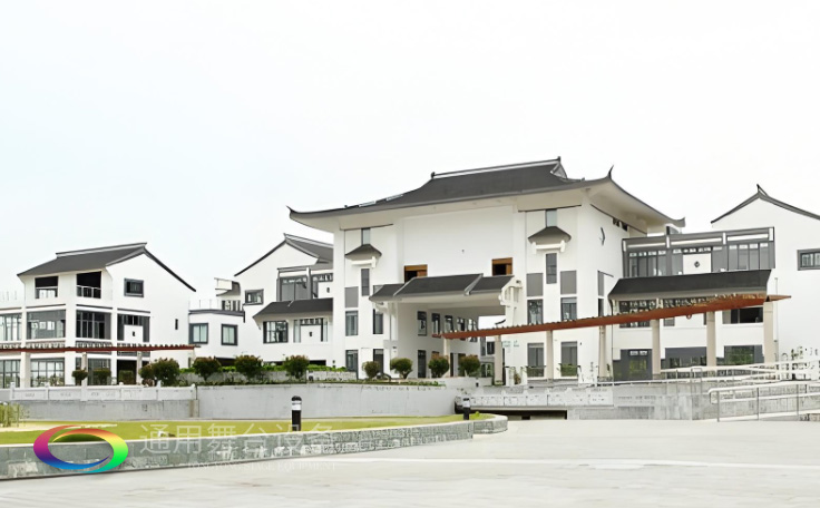 戴南文化藝術(shù)中心禮堂舞臺(tái)設(shè)備、舞臺(tái)阻燃幕布全面升級 賦能多元藝術(shù)呈現(xiàn)